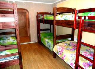 Гостиница Гостевой дом Мадагаскар Улан-Удэ Спальное место на двухъярусной кровати в общем номере для мужчин и женщин-5