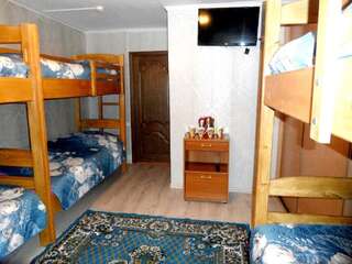Гостиница Гостевой дом Мадагаскар Улан-Удэ Спальное место на двухъярусной кровати в общем номере для мужчин и женщин-4